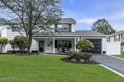 /international/us/15-inglewood-lane-aberdeen-nj-110100553264/