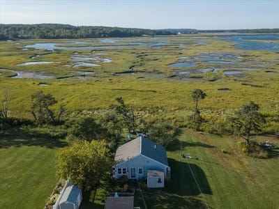 /international/us/20-jones-creek-drive-scarborough-me-110100426657/