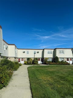 /international/us/15-harrison-avenue-amityville-ny-110102794696/