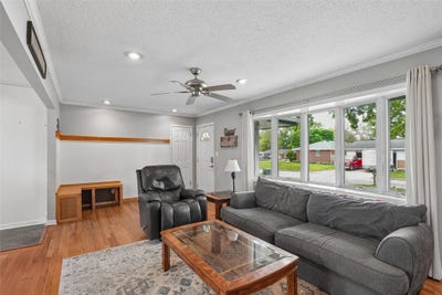 /international/us/1604-w-3rd-avenue-indianola-ia-110107819243/
