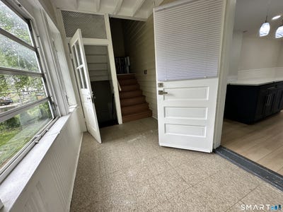 /international/us/332-robbins-street-waterbury-ct-110108295698/