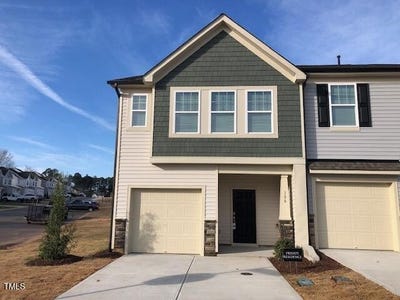 /international/us/106-clear-bead-court-clayton-nc-110098695207/