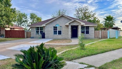 /international/us/1890-timberwood-dr-eagle-pass-tx-110107438796/