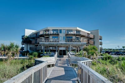 /international/us/9100-reed-drive-emerald-isle-nc-110120094057/