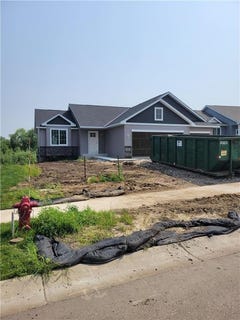 /international/us/648-hawthorne-lane-watertown-mn-110101359018/