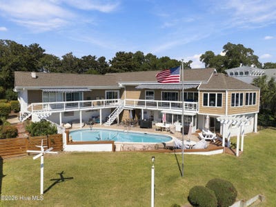 /international/us/8120-bald-eagle-lane-wilmington-nc-110120045200/