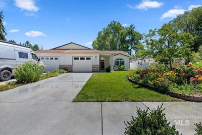 /international/us/2056-n-28th-boise-id-110108771325/