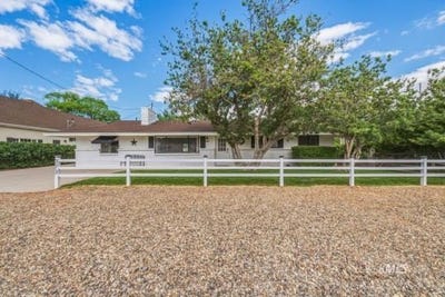 /international/us/373-s-100-w-kanab-ut-110108206514/