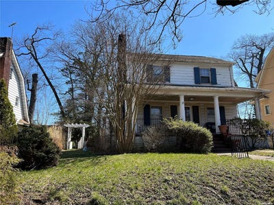 /international/us/178-20-dalny-road-jamaica-estates-ny-110096104228/
