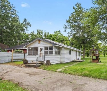 /international/us/210-n-16th-street-n-springfield-mi-110110357437/