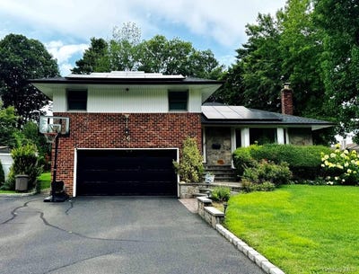 /international/us/26-canterbury-road-woodbury-ny-110108986839/