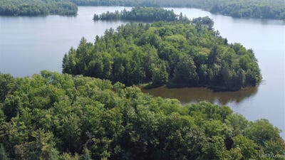 /international/us/off-sixteen-mile-lake-road-munising-mi-110085212447/