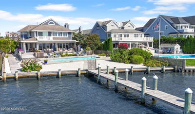 /international/us/1052-barnegat-lane-mantoloking-nj-110119655112/