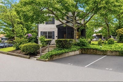 /international/us/14-harold-street-harwich-port-ma-110108551469/