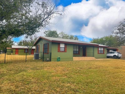 /international/us/35-lakeview-dr-camp-wood-tx-110103188318/