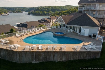 /international/us/68-summer-place-camdenton-mo-110108653676/