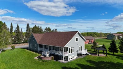 /international/us/213632-cozy-lane-stratford-wi-110103476941/