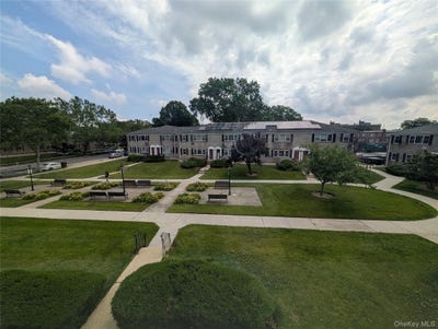 /international/us/15048-jewel-avenue-flushing-ny-110109166493/