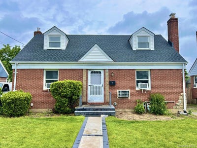 /international/us/33-cherry-lane-carle-place-ny-110108282065/