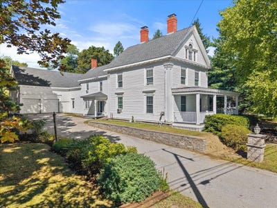 /international/us/132-main-road-s-hampden-me-110110323051/