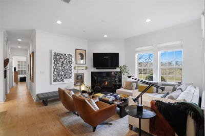 /international/us/5005-meridian-lane-addison-tx-110106096908/