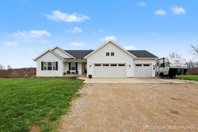 /international/us/703-140th-avenue-wayland-mi-110107305940/