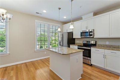 /international/us/101-carrington-lane-yorktown-va-110099201888/
