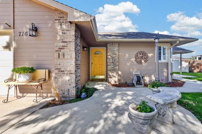 /international/us/716-w-benton-ave-nampa-id-110120058383/