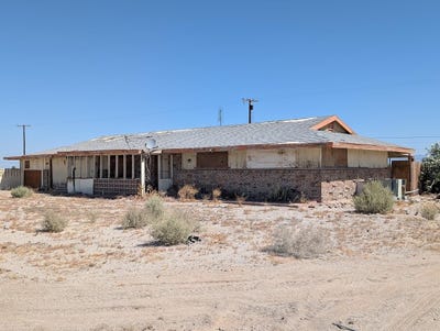 /international/us/1038-seaview-avenue-thermal-ca-110108766606/