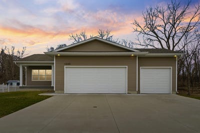 /international/us/1205-fran-street-evansdale-ia-110106784854/