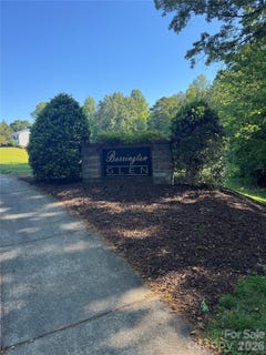 /international/us/902-barrington-drive-ne-lenoir-nc-110108192355/