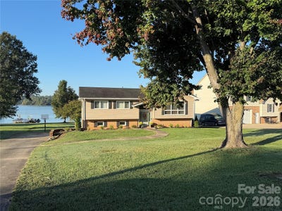/international/us/152-north-shore-drive-cherryville-nc-110109977944/