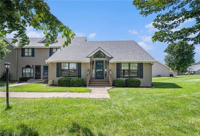 /international/us/113-stonebridge-lane-smithville-mo-110100410332/
