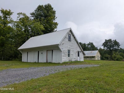 /international/us/932-saratoga-road-wilton-ny-110109758801/