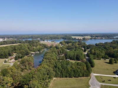 /international/us/skys-limit-court-lot-56-reedville-va-110120614335/