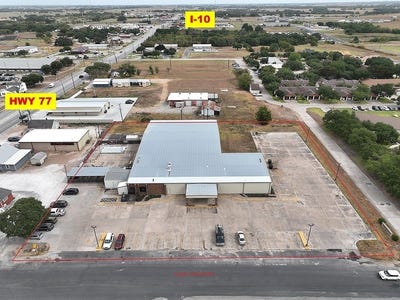 /international/us/233-college-street-schulenburg-tx-110102582843/