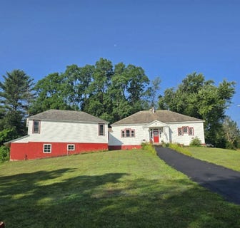 /international/us/9-miner-rd-corinth-ny-110100372488/
