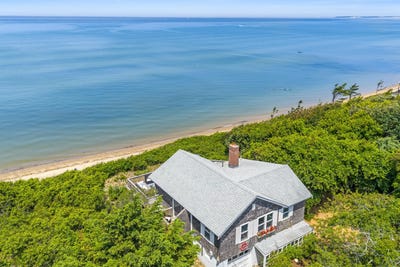 /international/us/11-bayberry-lane-eastham-ma-110100471067/
