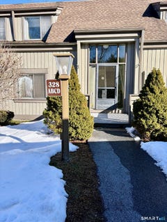 /international/us/328-heritage-village-southbury-ct-110106465829/