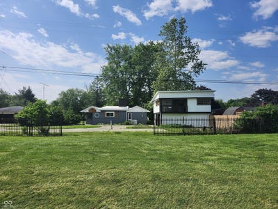 /international/us/9080-w-forest-drive-elwood-in-110099897508/