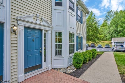 /international/us/130-arbor-way-branchburg-twp-nj-110108902615/