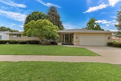 /international/us/7504-19th-ave-kenosha-wi-110108254651/