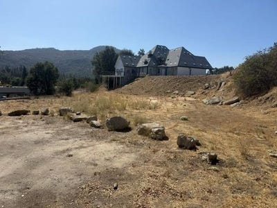 /international/us/40385-highway-41-oakhurst-ca-110110242674/