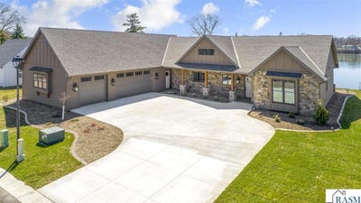 /international/us/220-laclaire-street-lake-crystal-mn-110107259044/