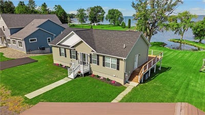 /international/us/8998-hazel-avenue-canastota-ny-110119966912/