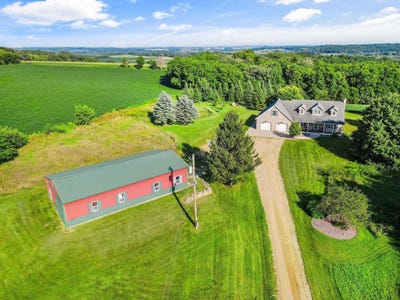 /international/us/8542-bakken-road-mount-horeb-wi-110101624955/