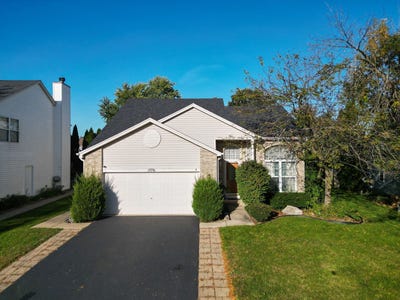 /international/us/1776-autumn-woods-lane-romeoville-il-110120451688/