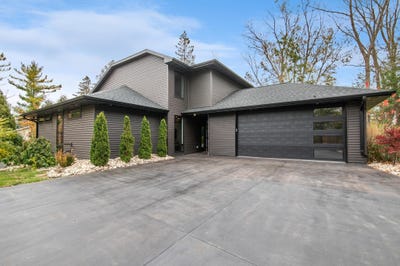 /international/us/624-e-circle-ridge-place-sturgeon-bay-wi-110103364420/