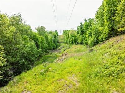 /international/us/edie-hill-road-se-uhrichsville-oh-110108575704/