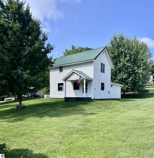 /international/us/111-w-forest-home-avenue-bellaire-mi-110106060906/